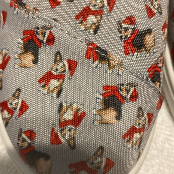 Corgi Christmas shoes, sz. 9 Isaac Mizrahi memory foam - Picture 2 of 4